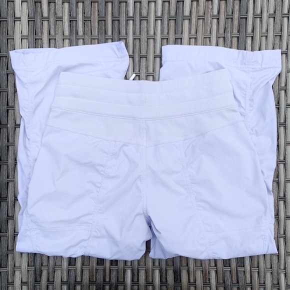 LULULEMON Studio Crop (No Liner) - Cool Breeze - Picture 11 of 15